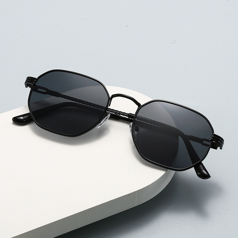 Elegant retro square brand sunglasses