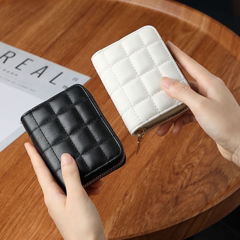 Titular de la tarjeta exquisito de gama alta de las mujeres 2021 nuevo diseño de nicho estilo ins posición de tarjeta múltiple de gran capacidad Sentido de gama alta pequeño