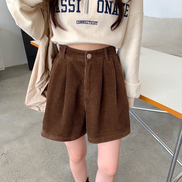 Corduroy A-Line Shorts for Women, 2025 Autumn and Winter New Style, Loose Fit, Slimming Wide-Leg Pants, Suitable for Wearing with Boots, Casual Pants