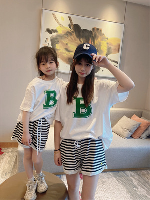Lecher 2022 Spring and summer Western style With children men and women Children the republic of korea Agency purchase Flocking letter Short sleeved