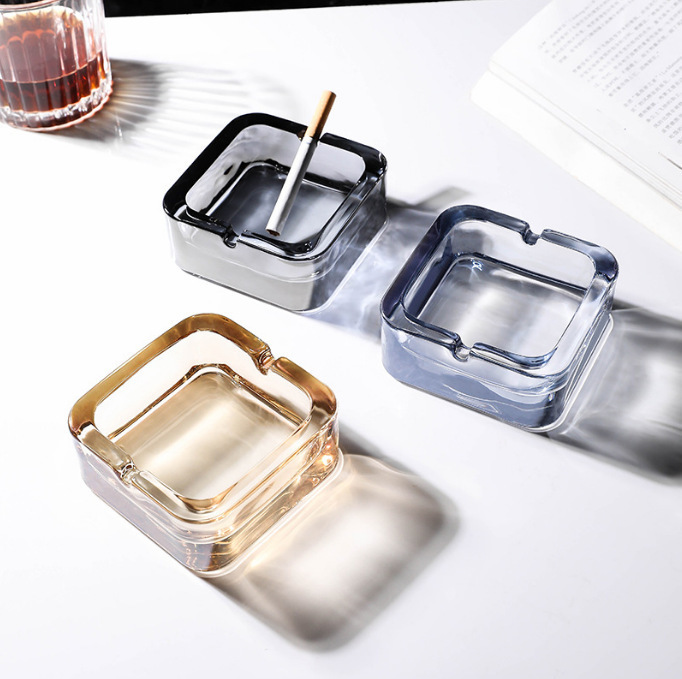 Ceniciero de vidrio de cristal doméstico pequeño exquisito estilo cuadrado cigarrillo de lujo ligero sala de estar hotel creativo cigarrillo de alta calidad