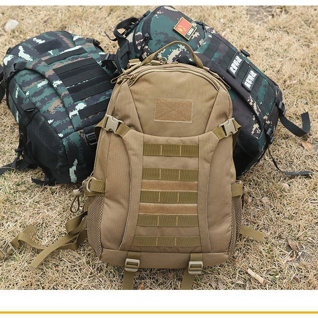 Venta caliente transfronteriza mochila táctica al aire libre camuflaje senderismo montañismo ciclismo mochila de gran capacidad nueva mochila de rana