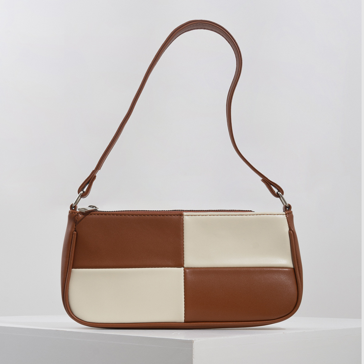 Women's Medium Pu Leather Checkered Streetwear Zipper Underarm Bag Shoulder Bag display picture 8