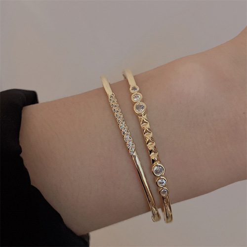 Full of diamonds, ultra-glitter bow, gourd row of diamond bracelets, fashionable, light, luxurious and high-end bracelets, temperament and versatile hand accessories