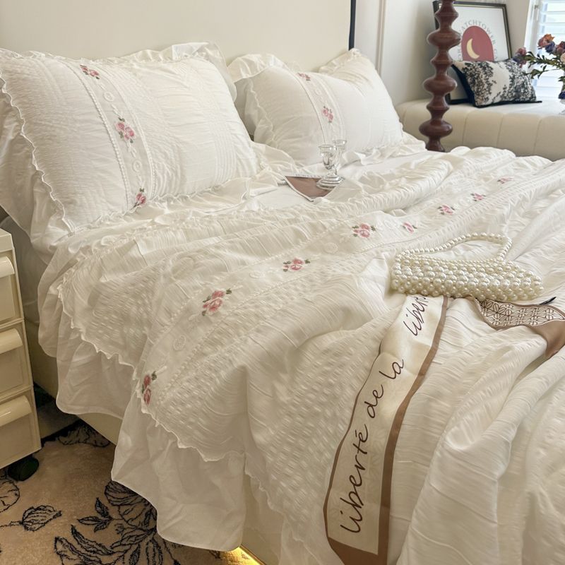New Skin-Friendly Seersucker Bedding Four-Piece Set French Floral Quilt Cover Student Dormitory Bed Single Three-Piece Set