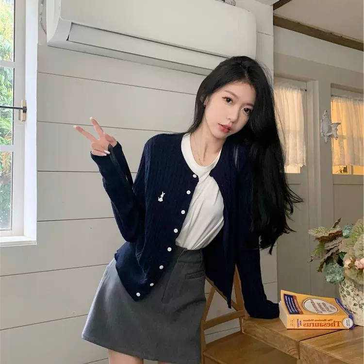 Вязаный короткий кардиган, женская вышитая осенняя кофта, крой с высоким талией и укороченной длиной, синий