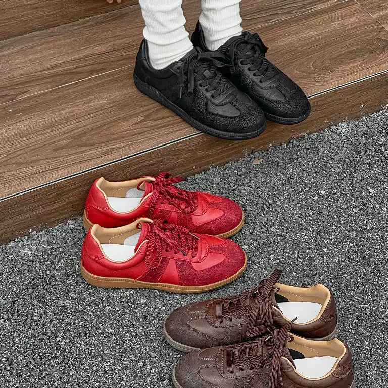 秋冬新款美拉德复古油蜡皮马吉休闲运动板鞋女德训鞋软底软面圆头