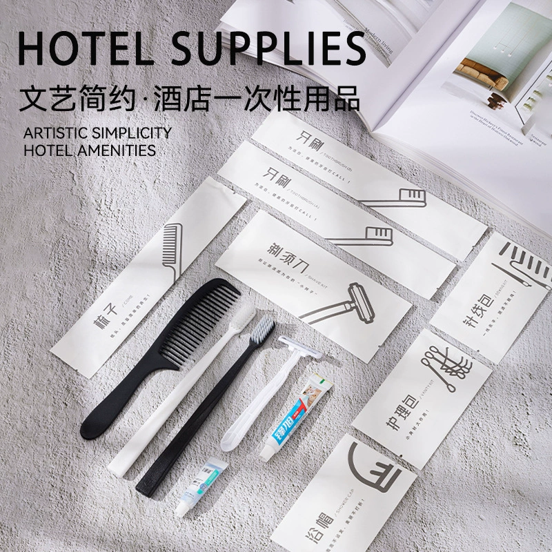 Одноразовая зубная щетка с зубной пастой в гостях