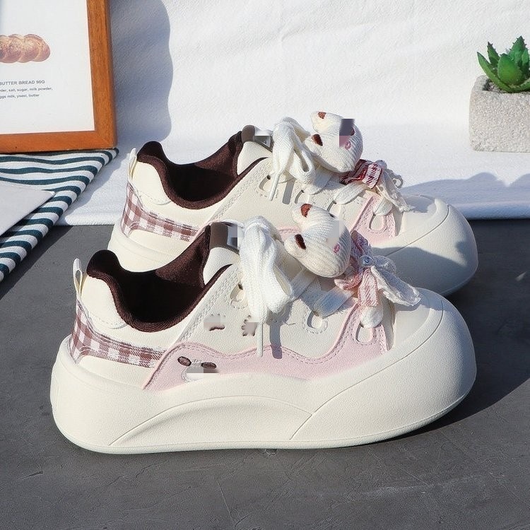 Red popular nuevo zapatos blancos de mujer 2026 zapatos de pan ligeros con suela gruesa, todos los pares de alto valor de belleza, zapatos de muffin cómodos y lindos image 1