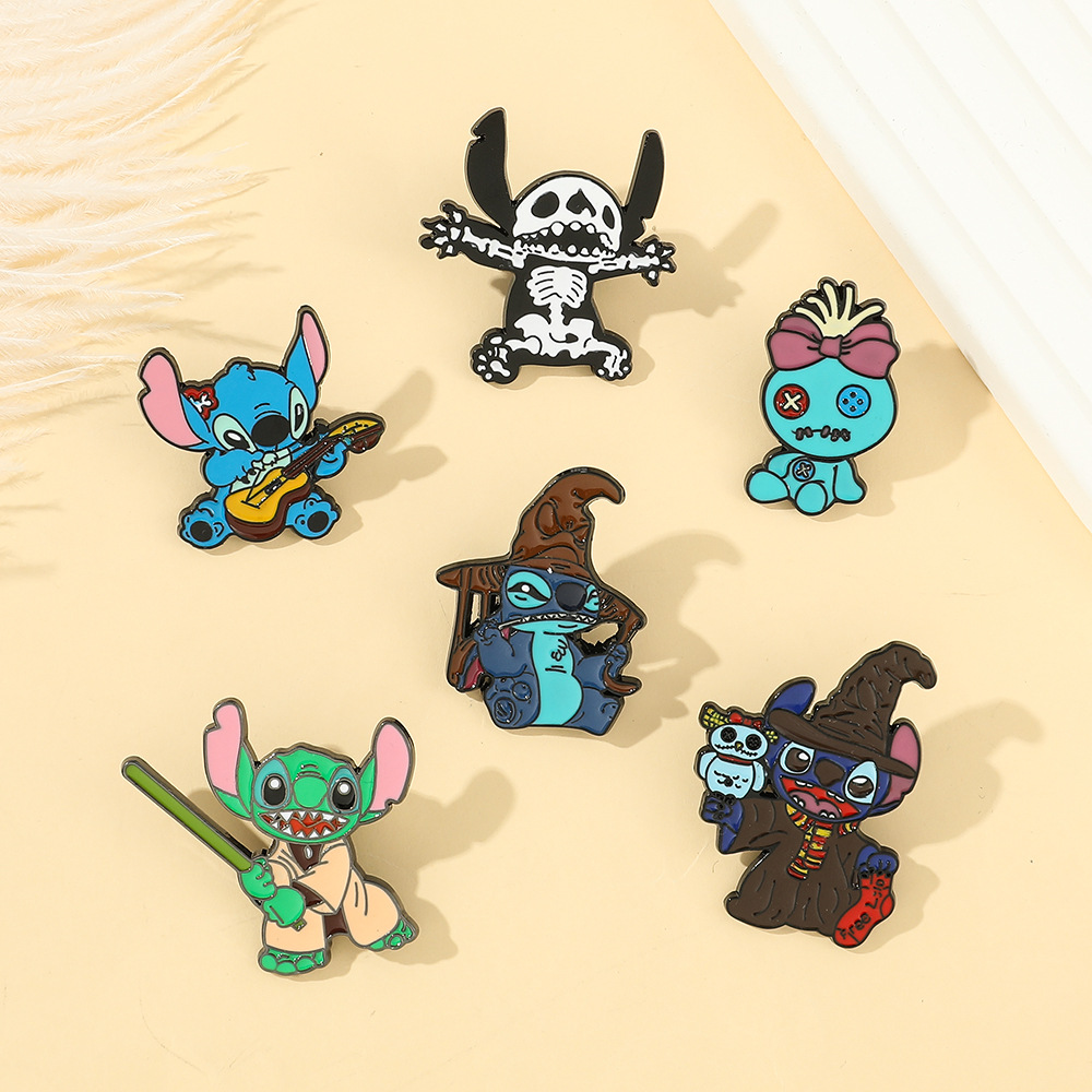 Dibujos animados lindo puntada serie broche europeo y americano dibujos animados lindo metal insignia mochila accesorios de la joyería