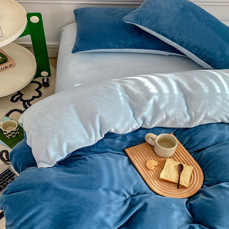 Leche de seda de cuatro piezas set2025 nuevo coral edredón cubierta de cama cálida gruesa cama de franela de tres piezas set