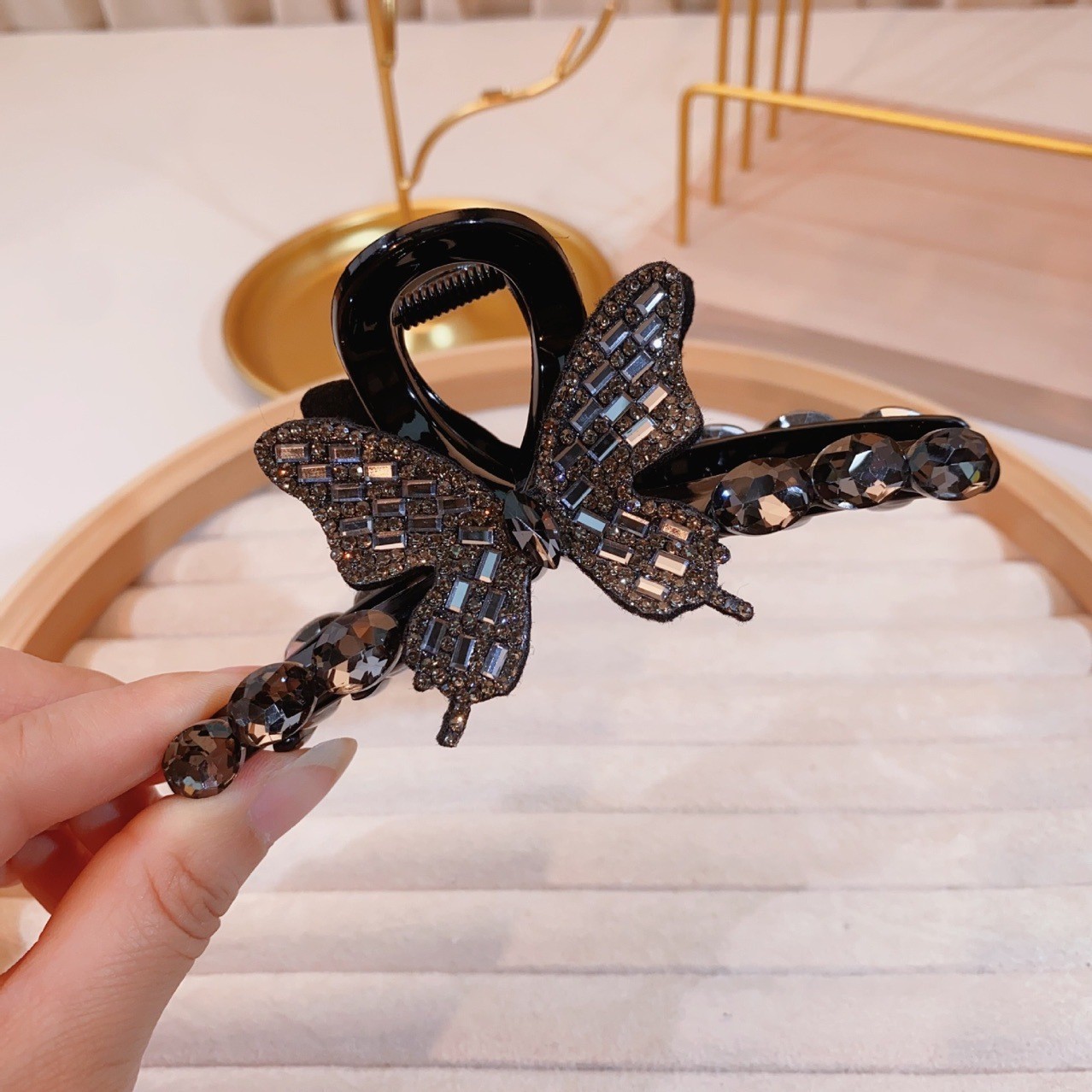 2026秋冬ミンクファー毛皮ヘアクリップ、高級感のある後頭部用大型シャーククリップ、ハート型キラキラ輝くダイヤモンド付き毛皮ヘアクリップ