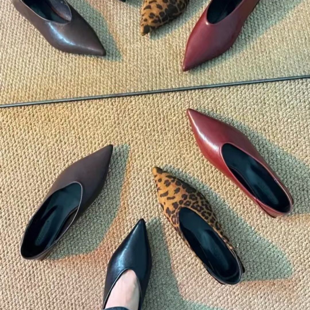 Autumn 2024 New Vintage Pointed Leopard Print Flat Two-Sole Slip-on Shoes Women's Genuine Leather Niche Toe Sandals