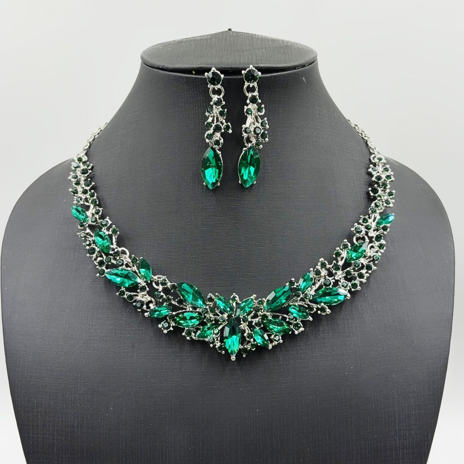 国境を越えたドレスジュエリー直販欧米ネックレスイヤリング2点セット花花嫁復古高級デザイン感セット