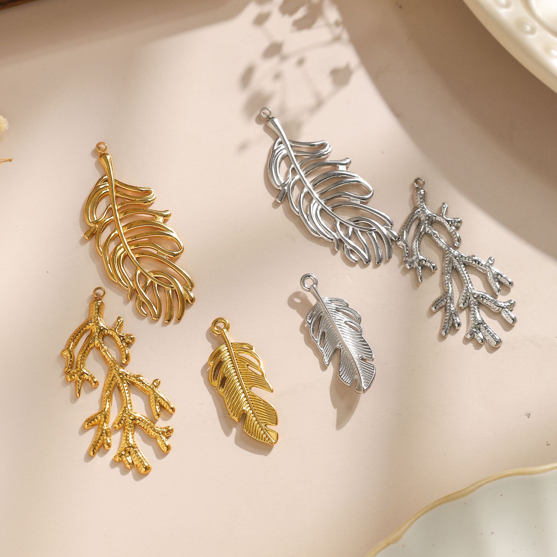 Jewelry Accessories Classification 1 Piece 304 Stainless Steel Feather Pendant