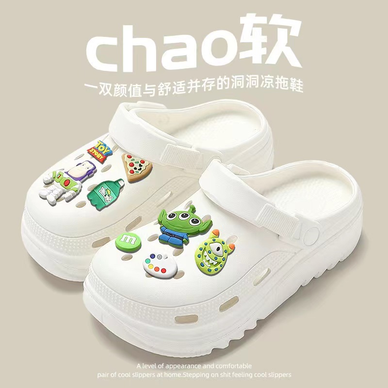 Zapatos agujeros de suela gruesa de estudiantes zapatos agujeros de mujer de verano pisar mierda sensación de suela suave desgaste pareja zapatillas transpirables mujeres