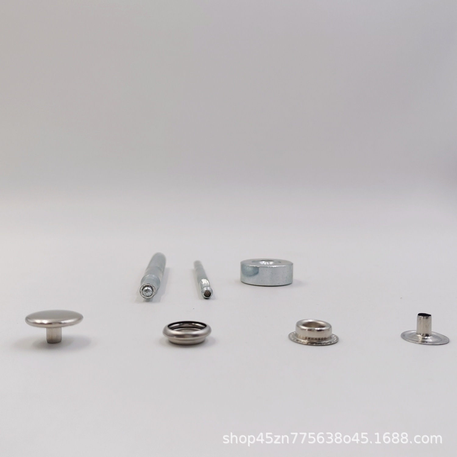 Inventario al por mayor de metal cuatro cierre conjunto de herramientas de instalación lona de tienda 201 botones de acero inoxidable botones blancos