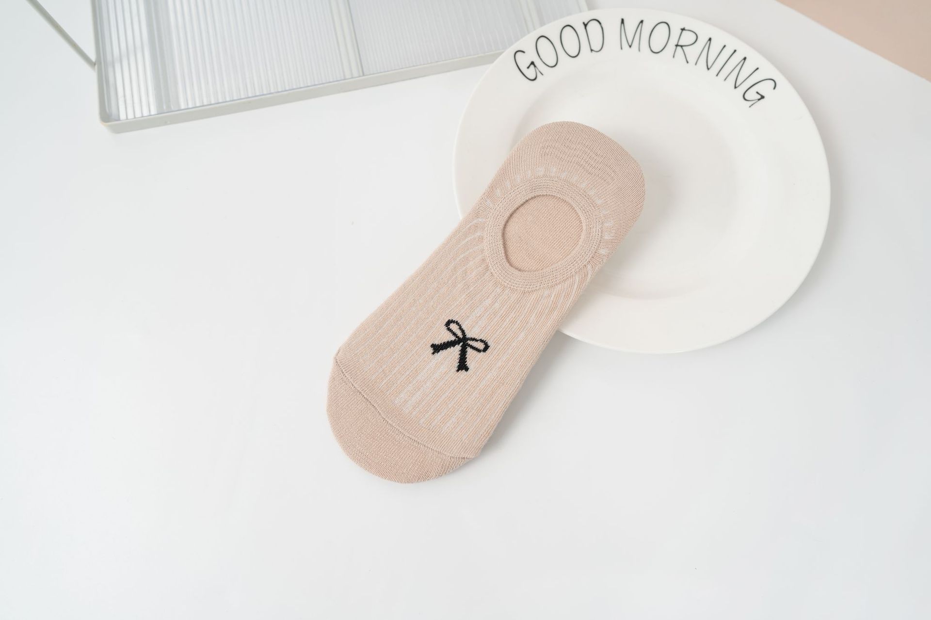 카키 보이지 않는 양말