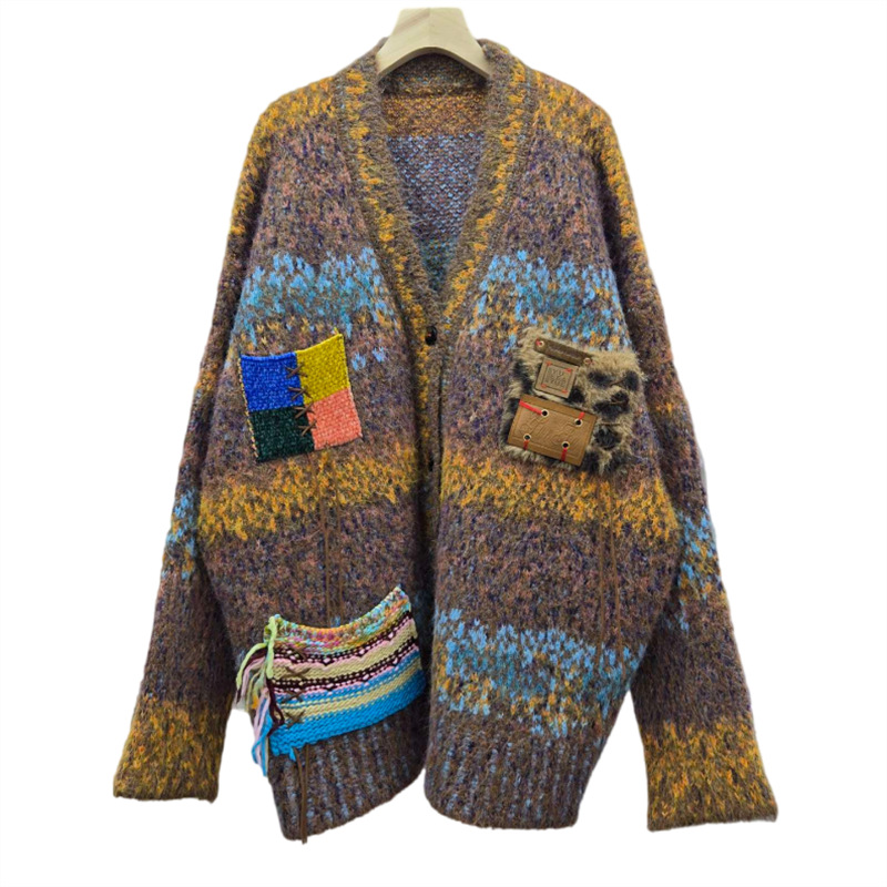 Suéter de cuello en V suéter de invierno de otoño y invierno retro diseño de reducción de edad nicho gradiente cardigan de punto