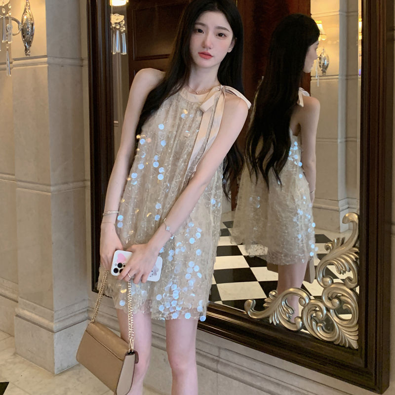 海辺のビーチ休暇スパンコール首掛けワンピース女性夏のゆるいデザイン感ストラップスカート感スカート