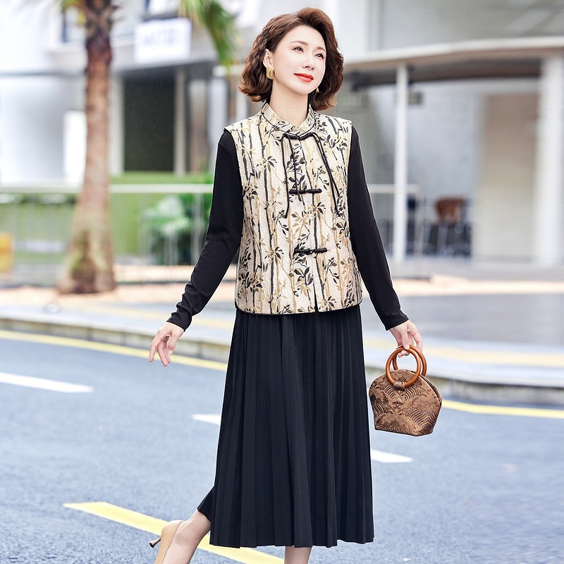 新中式妈妈春装两件套国风马甲背心中年新款连衣裙中长款套装外套