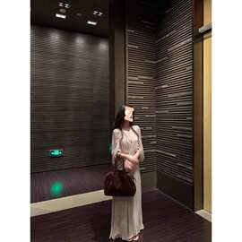 女装现货度假风连衣裙女千金名媛气质生日礼服重工褶皱收腰显长