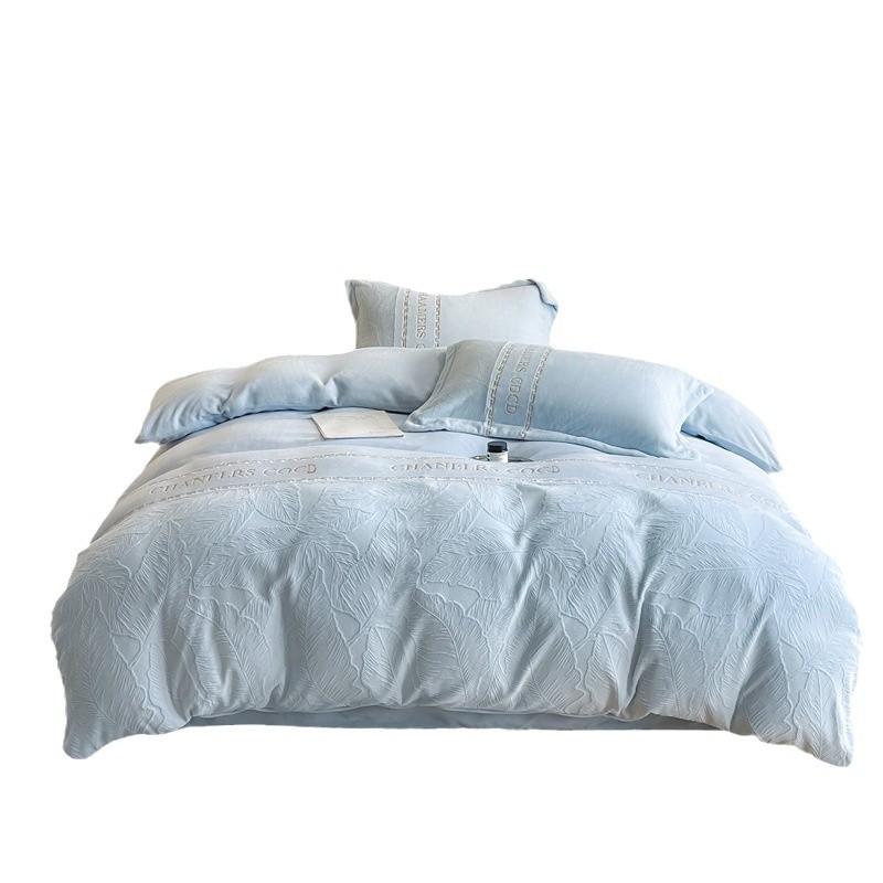 Personalizado engrosado leche de cama de cuatro piezas lujoso tallado y cama de camisa de coral brida sábanas de cama