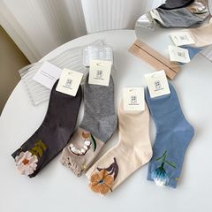 Women's socks pure cotton spring and summer mid-tube three-dimensional flower cotton socks small flower Japanese fashion Internet celebrity casual women's socks wholesale