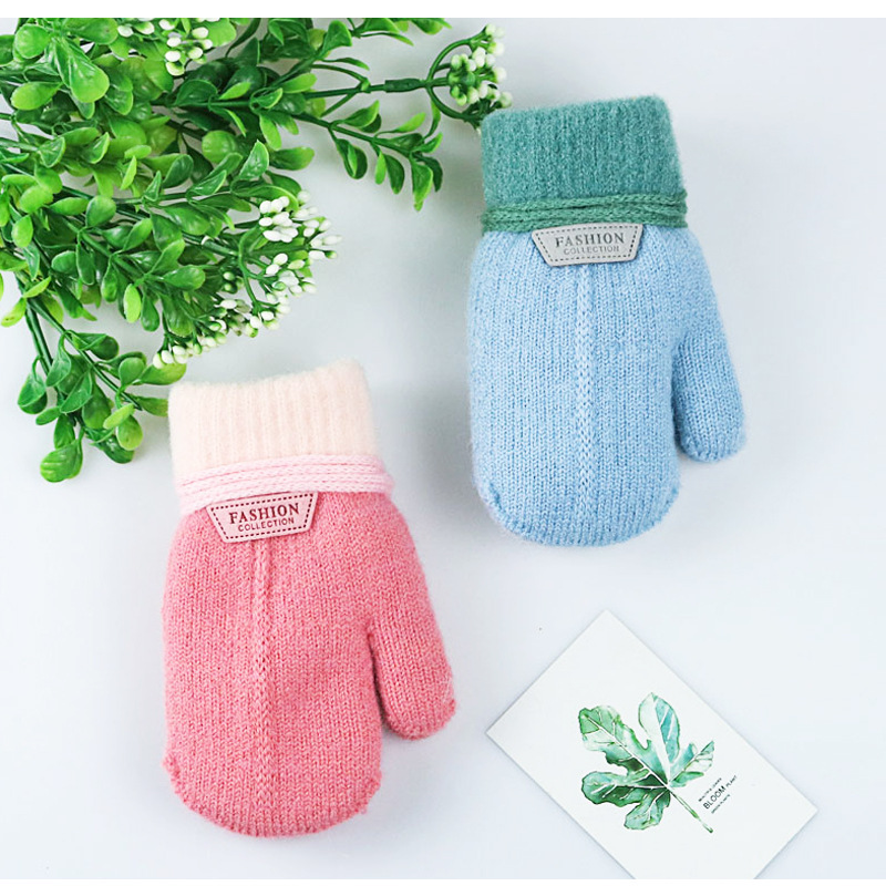 Children's Gloves Hanging Neck Plus Velvet Gloves Baby Cute Cartoon Warm Knitted Gloves display picture 6