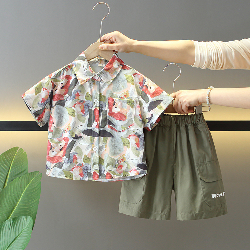 7870 traje de camisa de flores de verano para niños 2025 verano nuevo estilo bebé pantalones cortos de manga corta ropa de tres piezas para niños