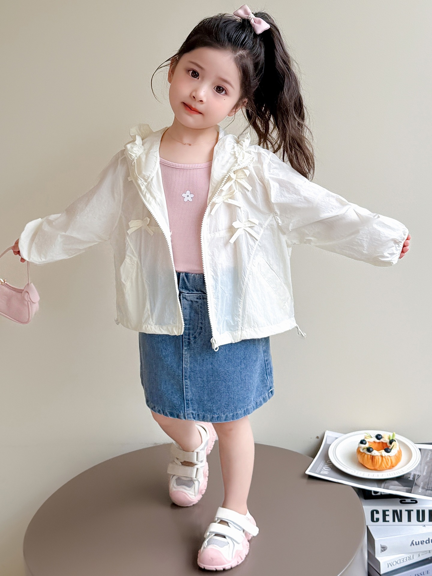 Niñas chaqueta de protección solar verano 2025 nuevo chaqueta con capuz para niños chaqueta de verano delgada chaqueta de aire acondicionado chaqueta