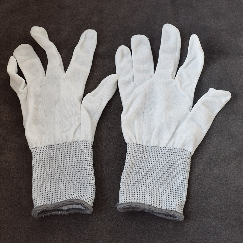 회색 가장자리 흰색 나노 장갑