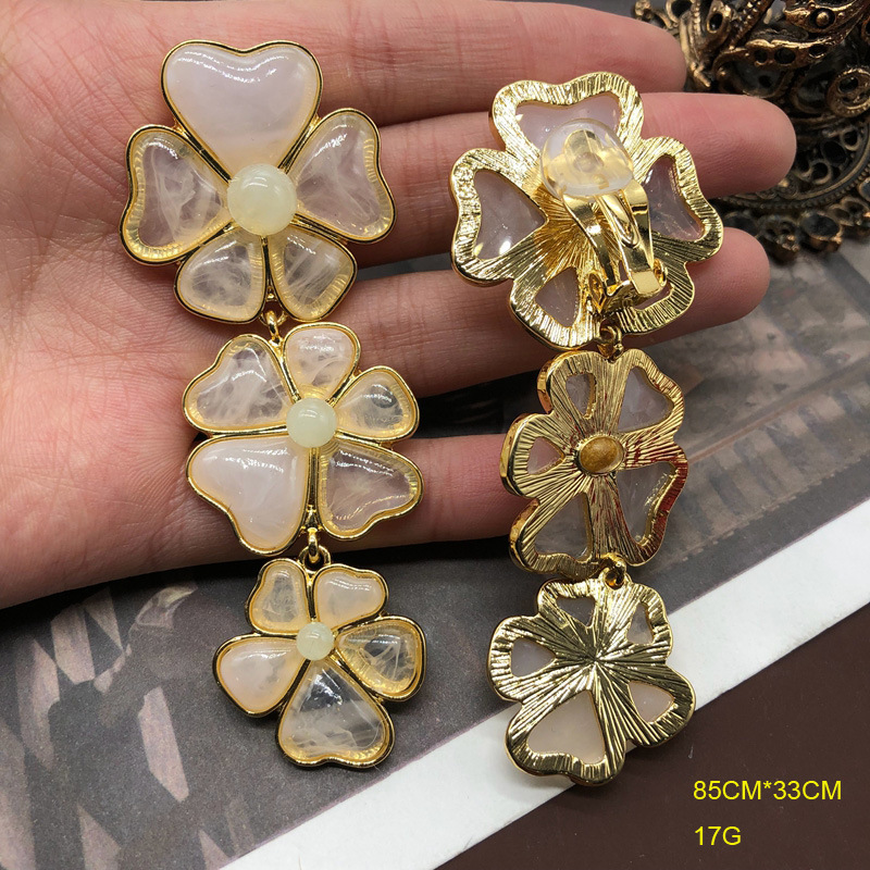 Exaggerated Style 1 Pair Exaggerated Flower Alloy Plating Resin Women's Drop Earrings
