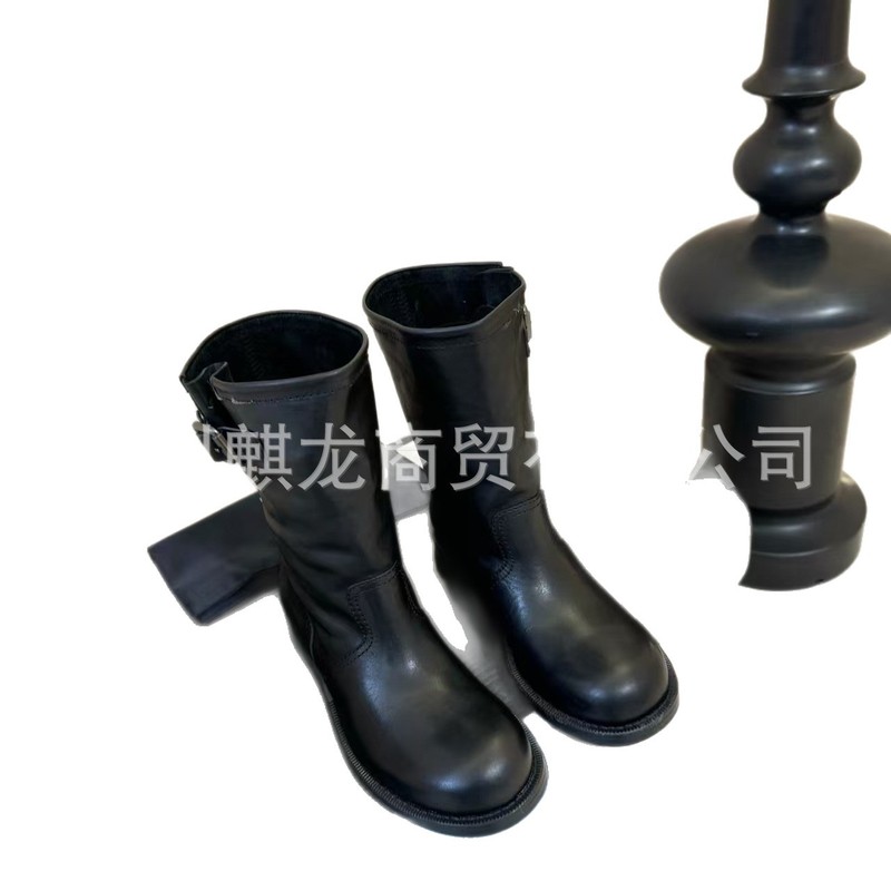 高端品质2025秋冬三角标真皮圆头复古低跟皮带扣中筒马丁靴骑士靴|undefined