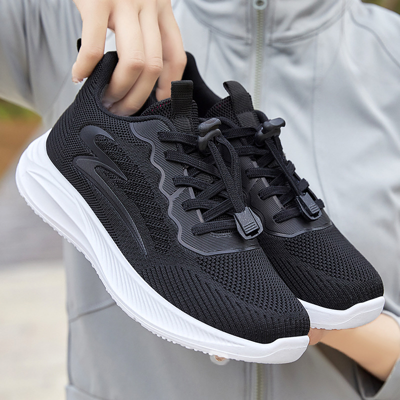 Zapatos de mujer primavera nuevo estilo tejido volador inyección de plástico zapatos de mujer casual cómodo zapatos de madre moda transpirable deportes zapatos casuales al por mayor