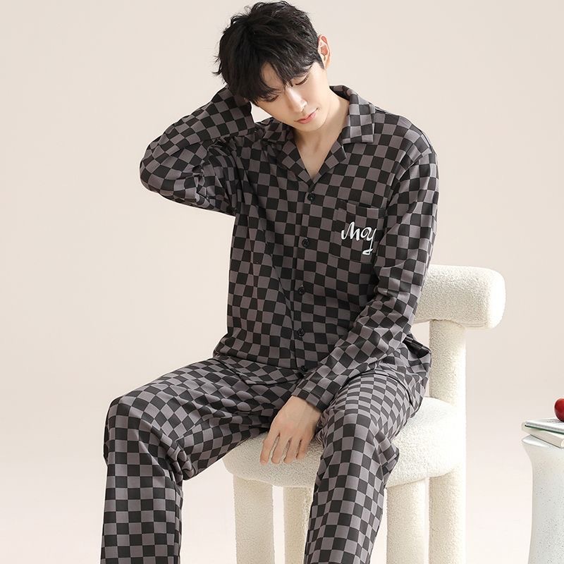 Pijamas de primavera y otoño de manga larga de algodón de invierno para hombres con un cardigan suelto de tamaño grande para el hogar