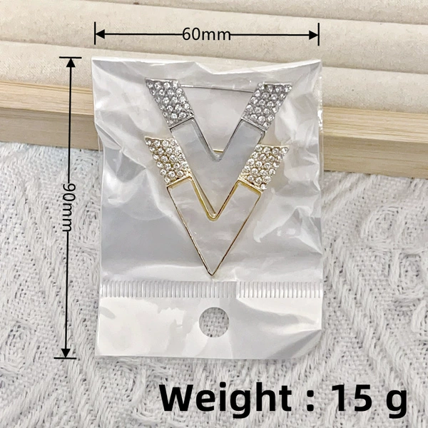Large V-shaped point diamond two-piece set in gold and silver mixed colors