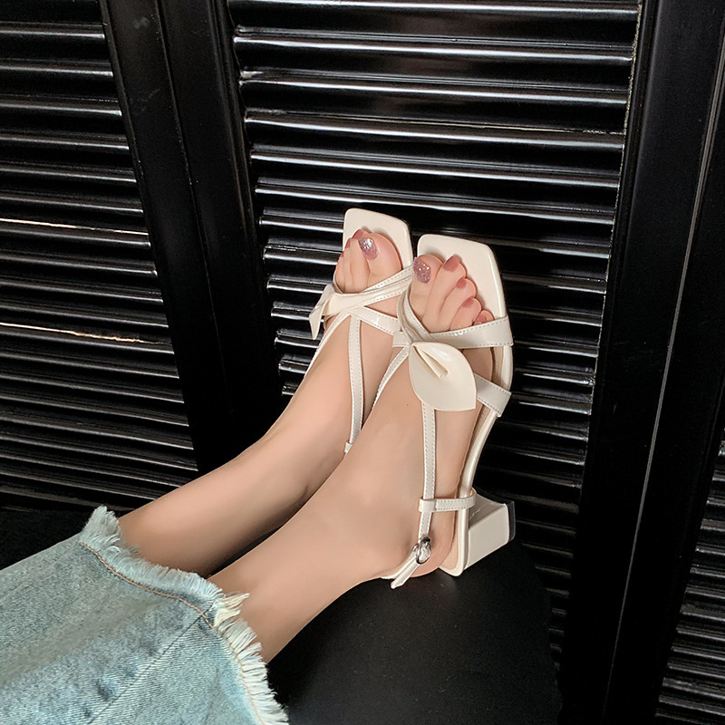 Sandal nữ da bò hoa Calla gót vuông 6 cm quai mảnh khóa đầu vuông da thật ghép màu hở ngón — Màu đen, Màu vàng, Màu trắng be chi tiết 28