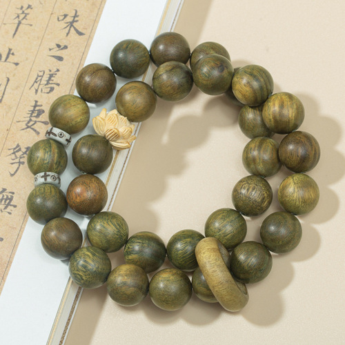 Green Sandalwood Beaded Bracelet with Lotus Pendant, Hand-Held Sandalwood Necklace, Wooden Women's Style, Played Buddhist Rosary, Men's Bodhi Seeds