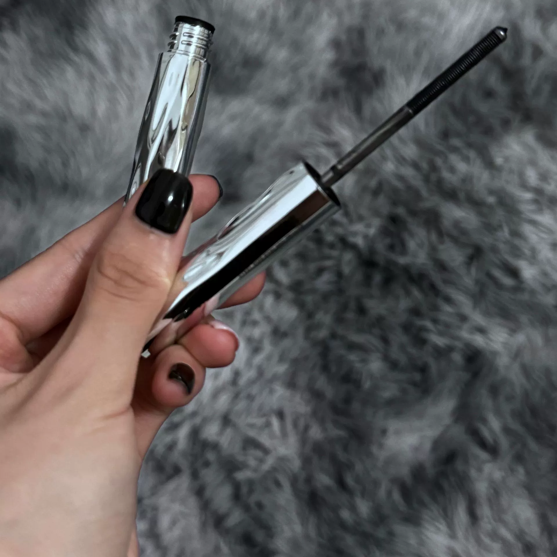 Натуральная тушь для ресниц в маленьком тюбике для женщин, водостойкая, придающая объем, удлиняющая, подкручивающая, не размазывающаяся, формирующая и разделяющая каждую ресничку, с эффектом праймера.