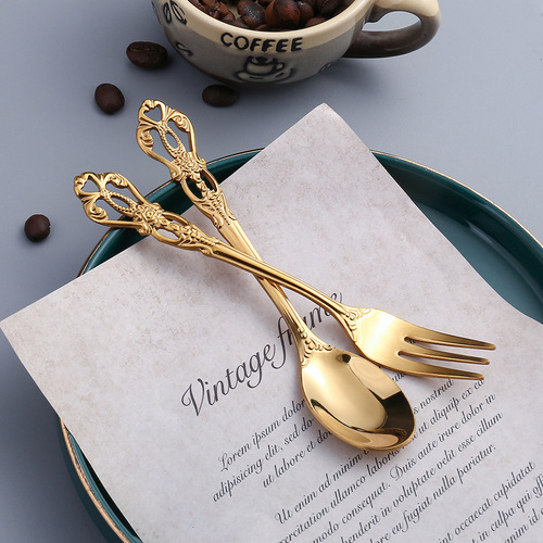 Q Imperial Court Hollow Carved Relief Dessert Spoon with Three-Tined Fork Stirring Spoons Set, European Carved Pattern Tableware Gift Vintage Spoons
