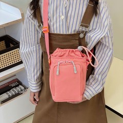 軽いファッションのナイロンの小包は縄を引き出します。