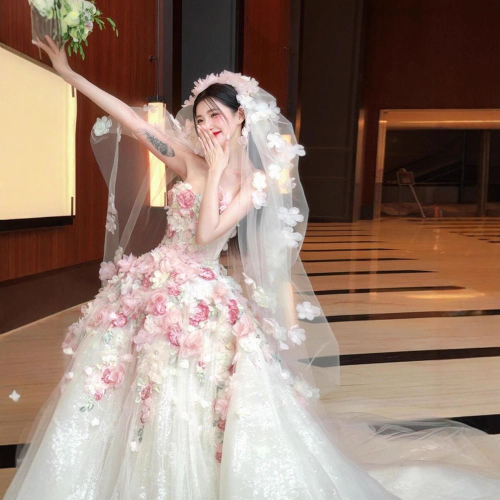 French-Style Main Wedding Dress for Brides 2025 New Petite Runaway Princess Luxurious Heavy-Duty Sense Going Out Veil