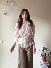 慵懒风粉色交叉绑带设计感衬衫女秋季收腰气质法式不规则长袖上衣