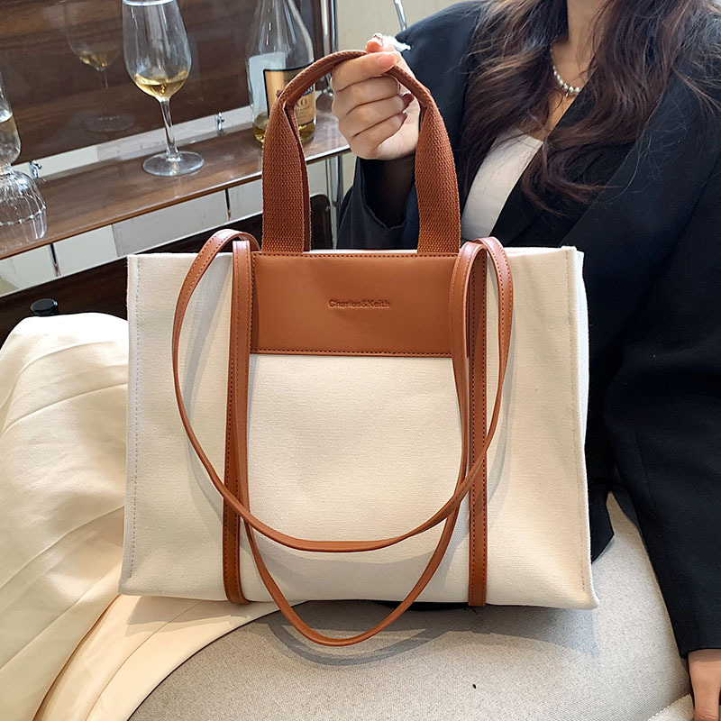 2023秋冬新款復古時尚托特包女單肩包上班通勤帆布腋下大容量包包