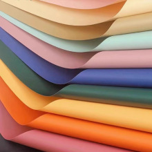 �R������ɫ���r���������b����ˇõ���ɫ�W�Ű������������Ĥ