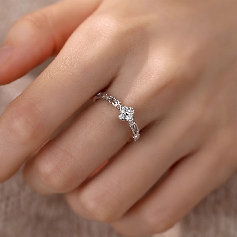 Zircon Four-Leaf Clover Ring for Women, Fashionable Xiaohongshu Style, Light Luxury Diamond-Encrusted Flower Lucky Clover Chain Index Finger Ring Zircon Four-Leaf Clover Ring for Women, Fashionable Xiaohongshu Style, Light Luxury Diamond-Encrusted Flower Lucky Clover Chain Index Finger Ring