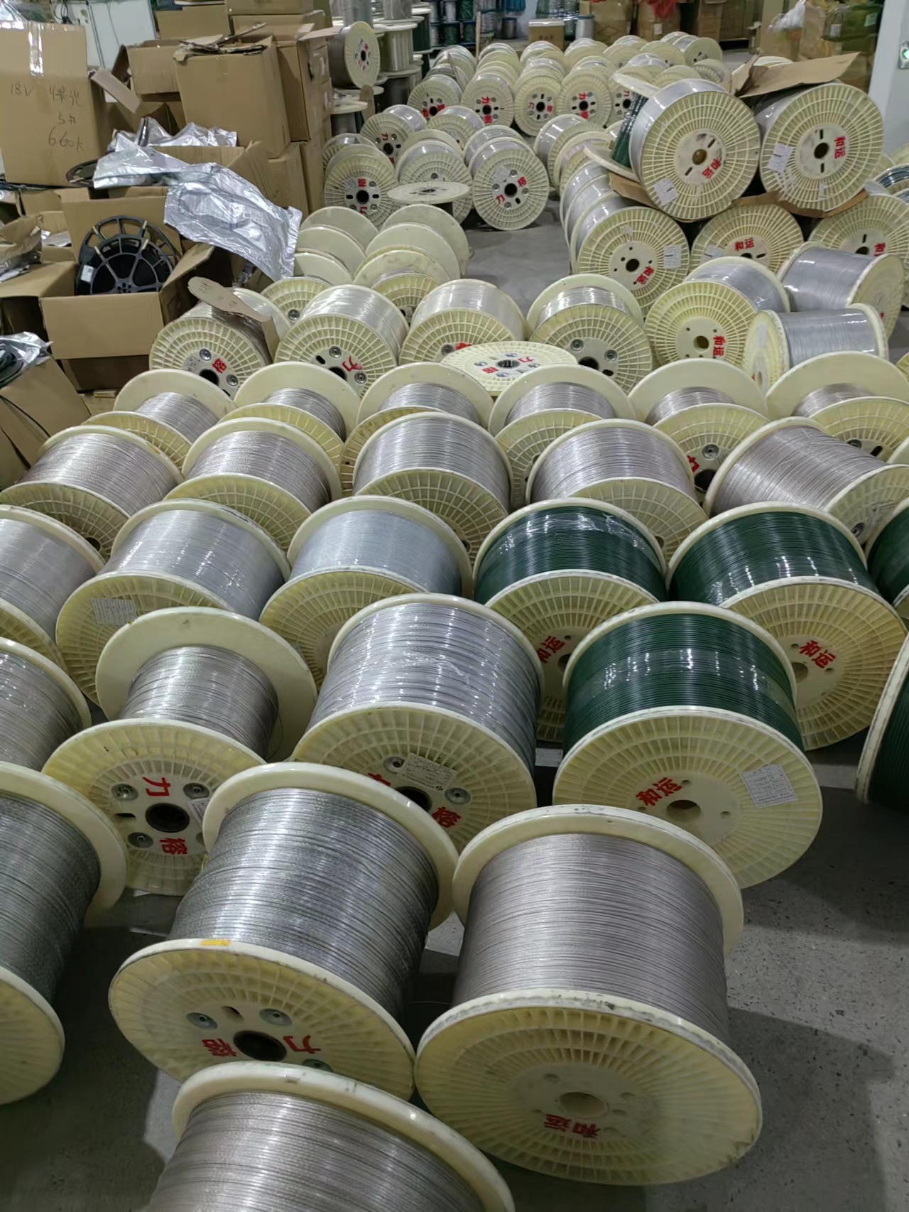 led裸灯串皮线灯，流水，同步闪，圣诞节日装饰灯彩灯批