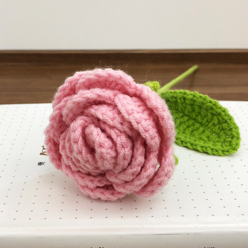 完成品の手作りの花はバラの花をシミュレーションします。|undefined