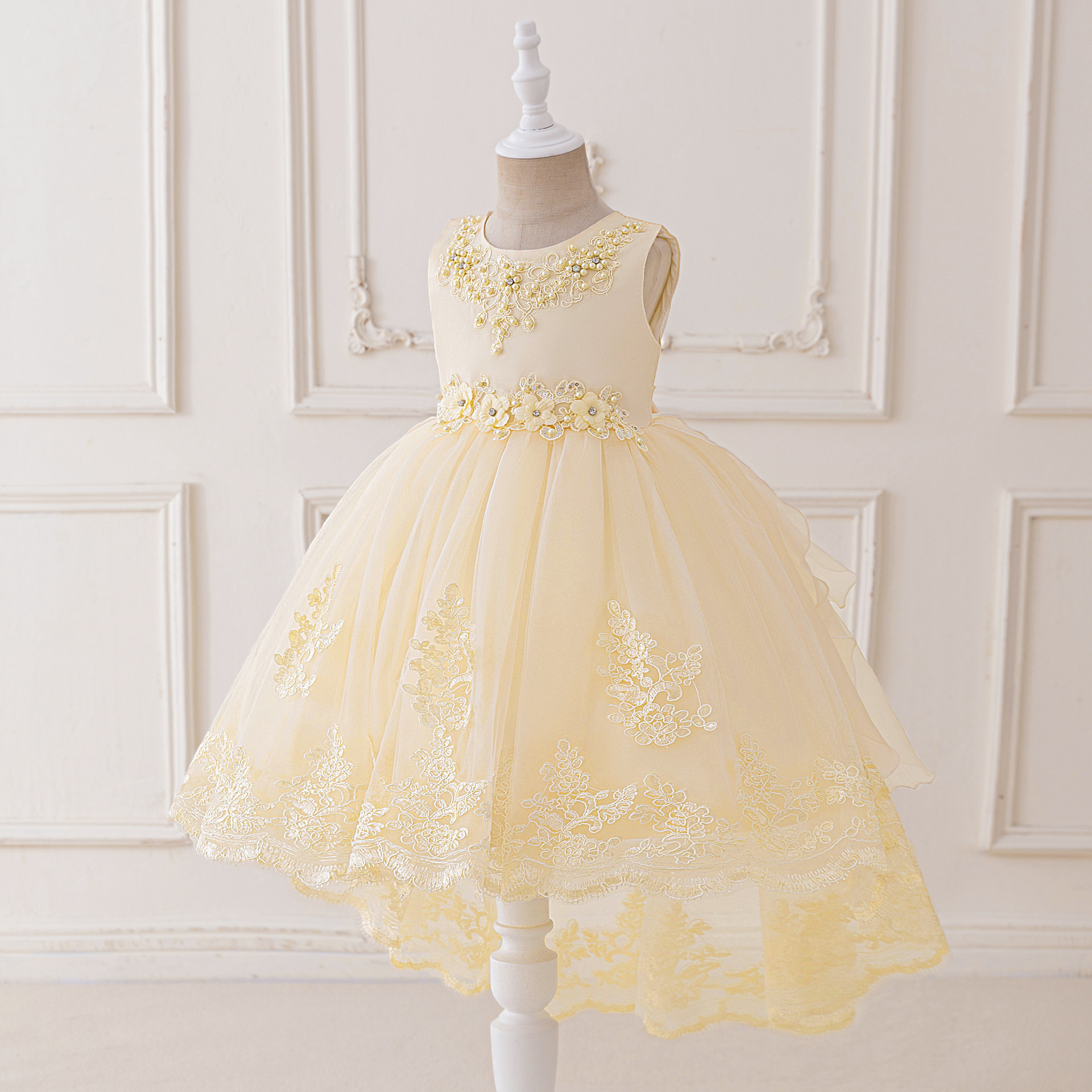 Vestido infantil transfronterizo sin mangas trailera bordado con pastillas de perlas satin vestido de princesa para anfitriones de banquete vestido de noche de chicas